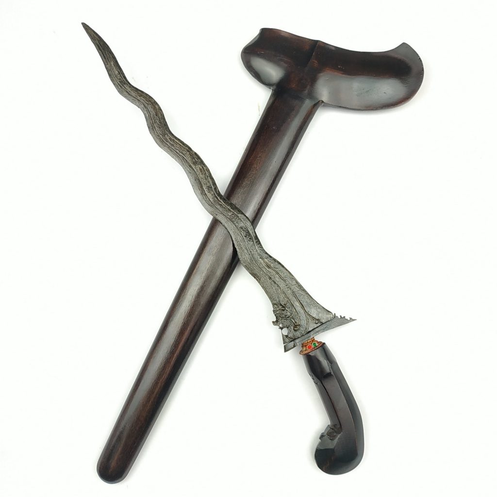Keris Nogo Siluman Pamor Banyu Mili
