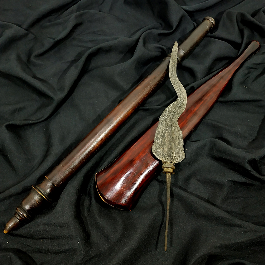 Pusaka Tombak Kuntul Nglangak pamor Singkir Sepuh Kuno